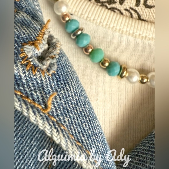 Elegant Pearl and Blue apatite Beaded Necklace - Picture 4 of 4